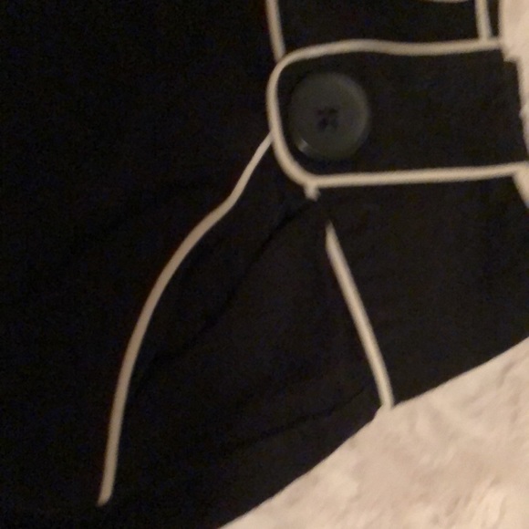 Black ladies capri pants, 25 inch length from waist down - Picture 2 of 4